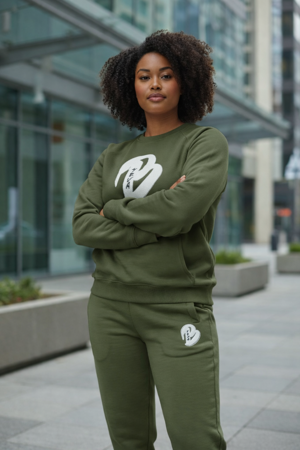 FEMALE OLIVE GREEN CREWNECK SWEATSUIT